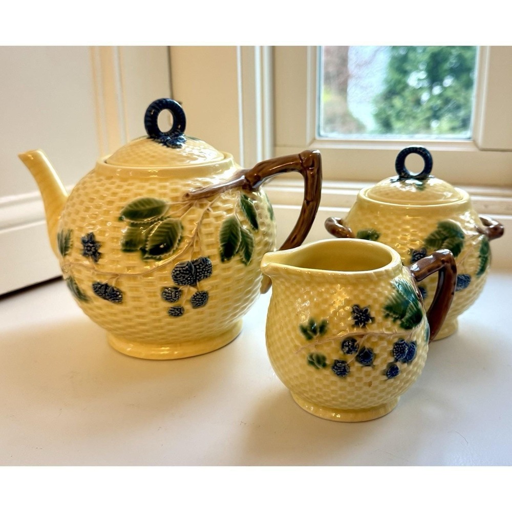 VINTAGE SIGNED TIFFANY MAJOLICA TEA SET PITCHER CREAMER SUGAR BOWL PORTUGAL
